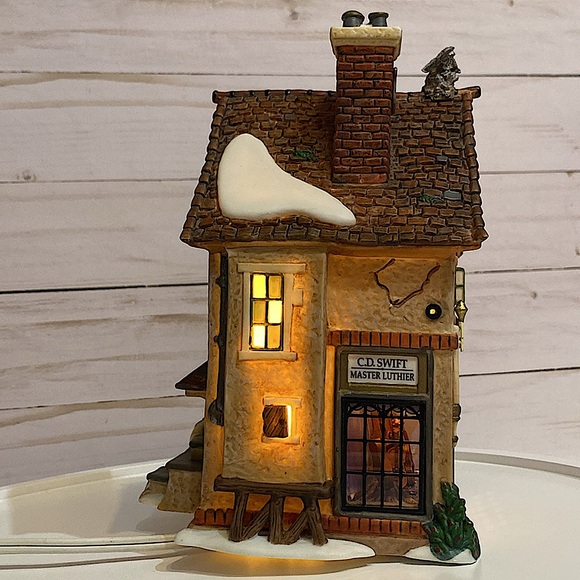 DEPARTMENT 56 - Swifts Stringed Instruments - Heritage Village - Dickens Village - Picture 6 of 12